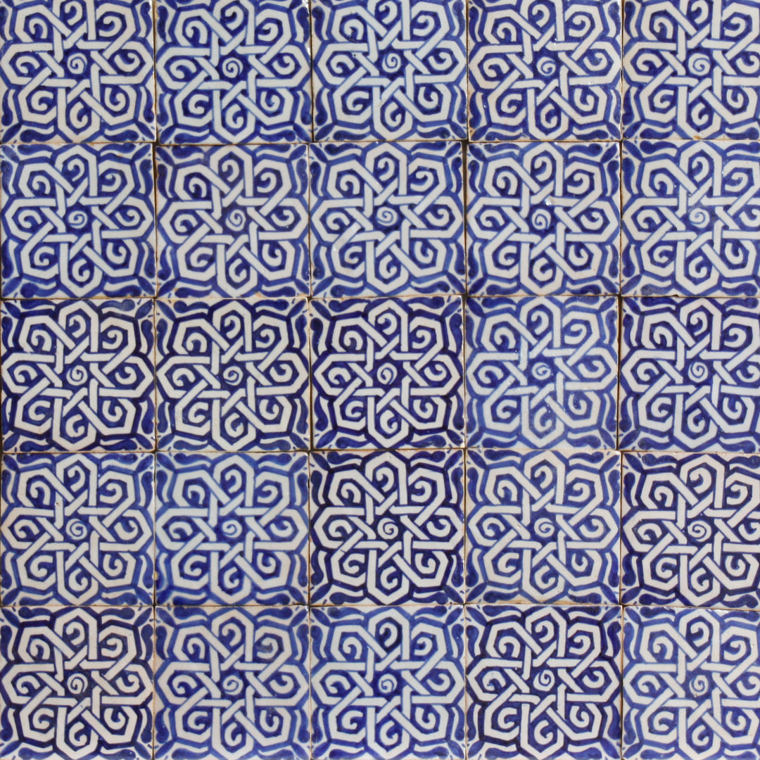 Hand-painted tile Farah