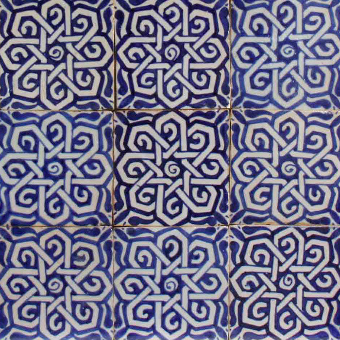 Hand-painted tile Farah