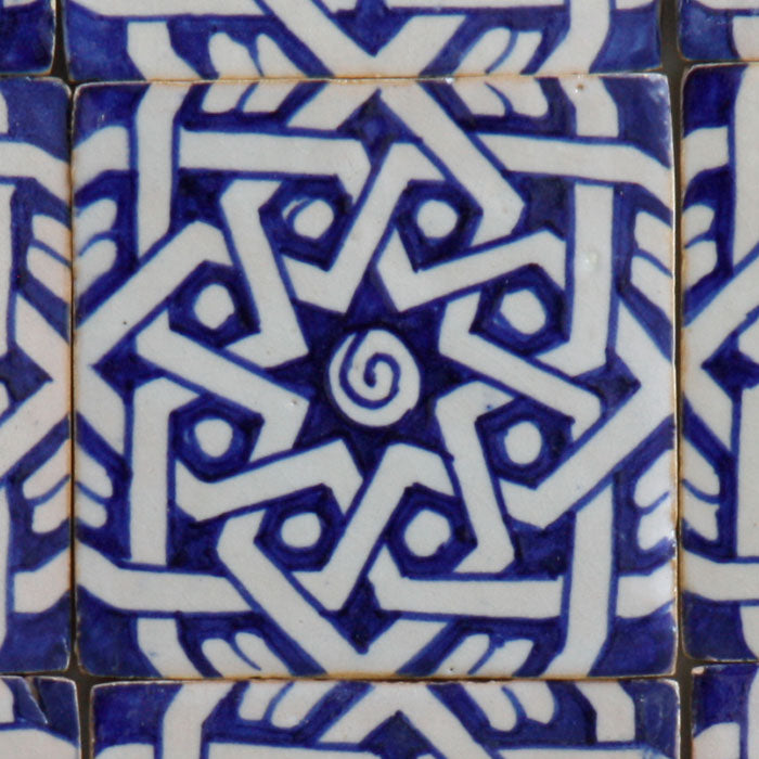 Hand-painted tile Daima