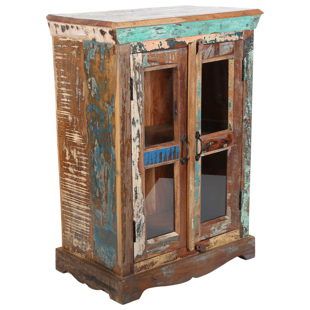 Shabby chic chest of drawers made from reclaimed wood