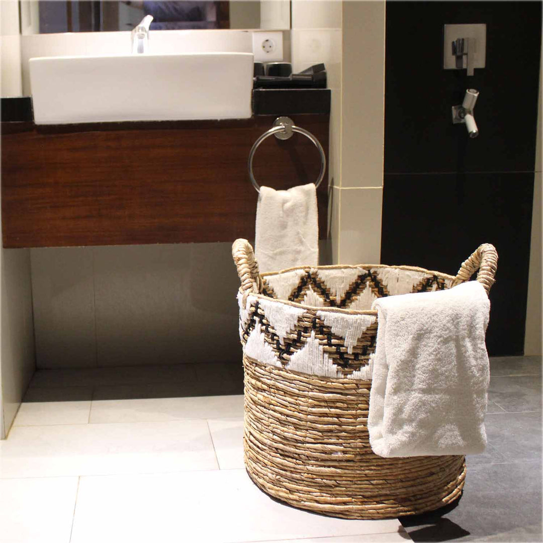 Raja wicker basket with border