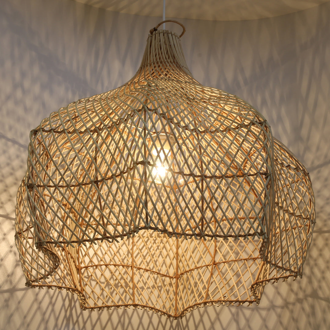 Manohara rattan lamp