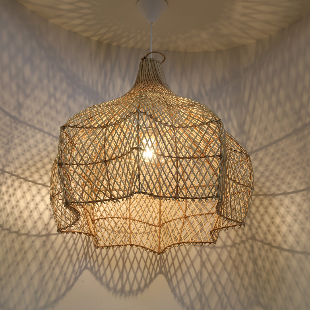 Manohara rattan lamp