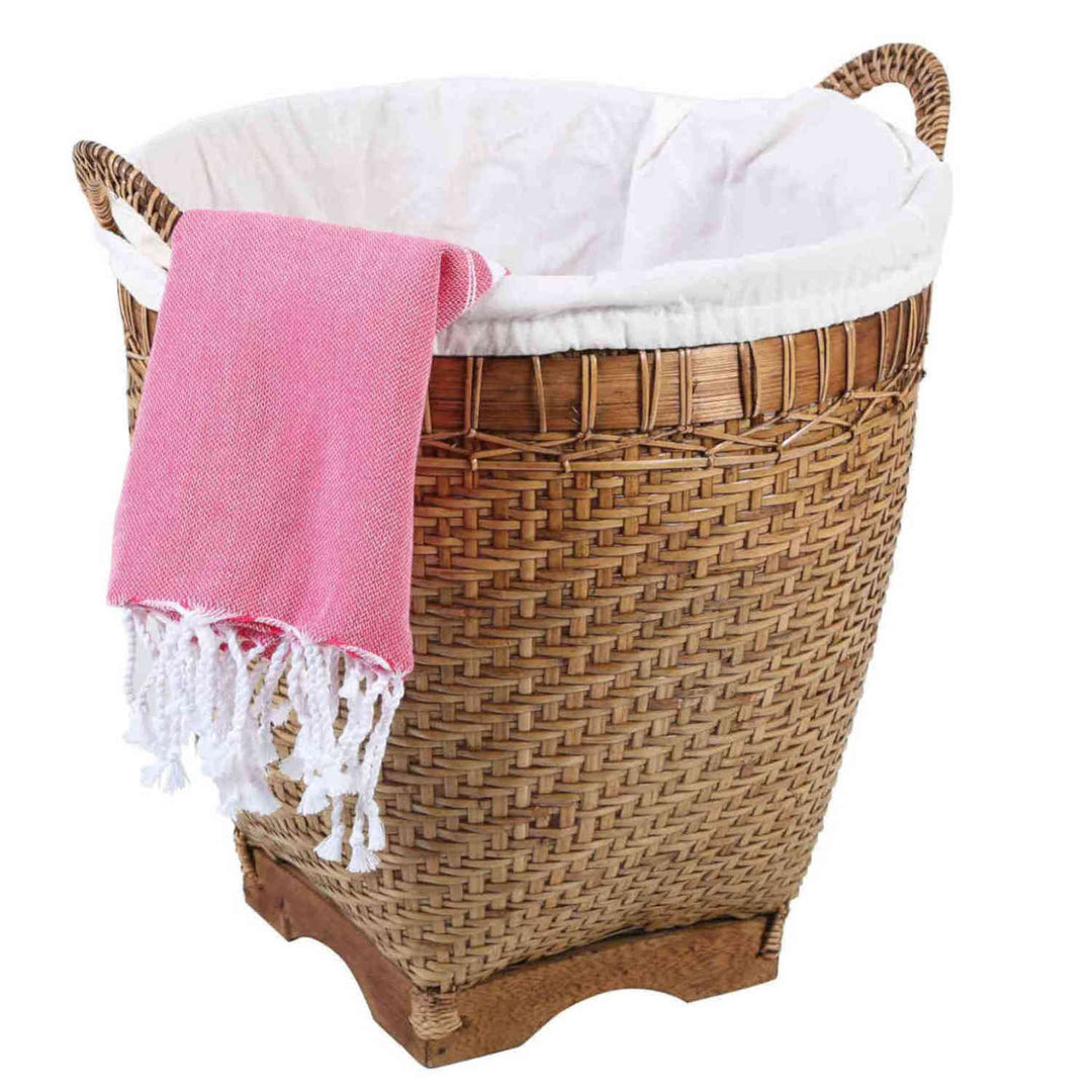 Lea rattan laundry basket with handle