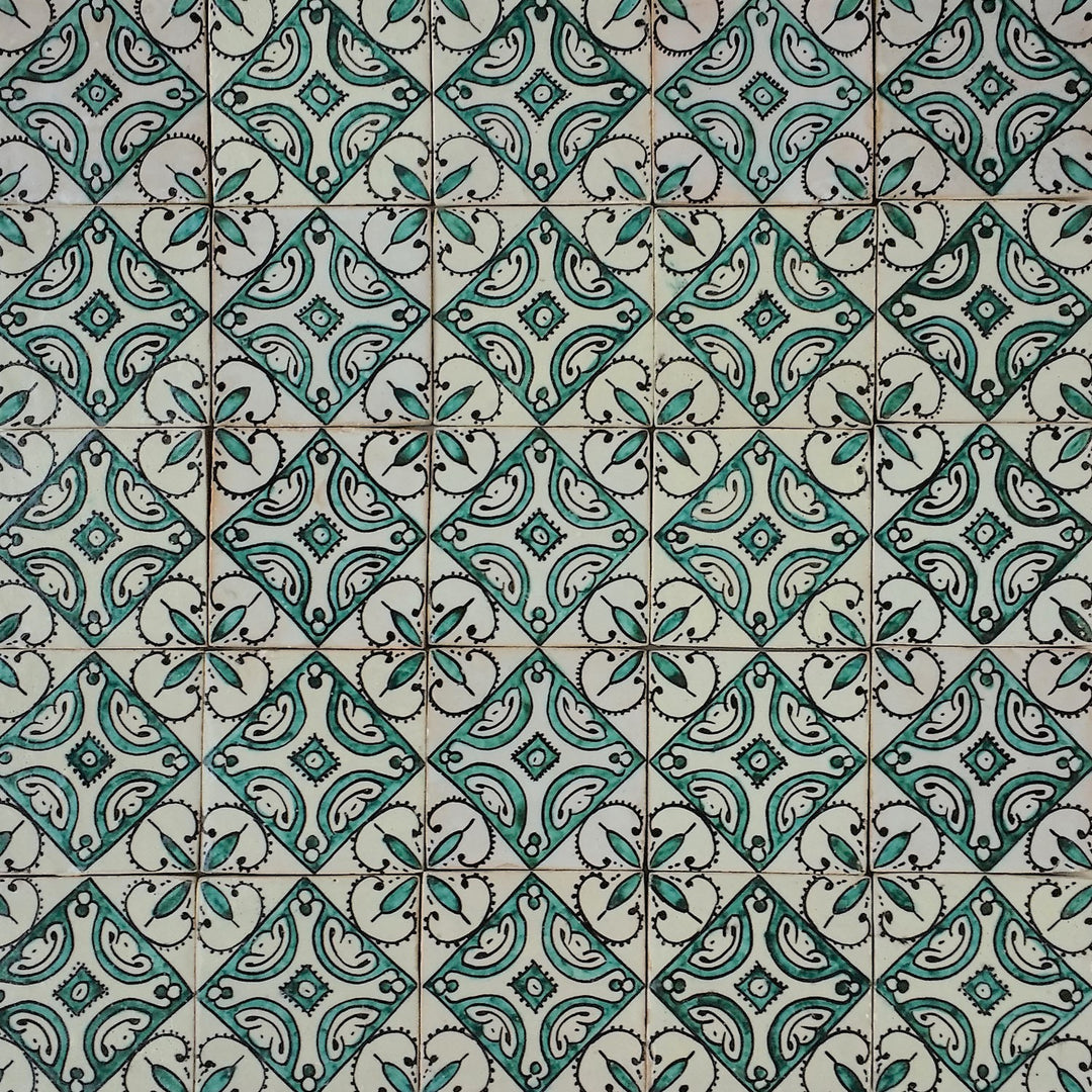 Hand-painted tile Ebru Green