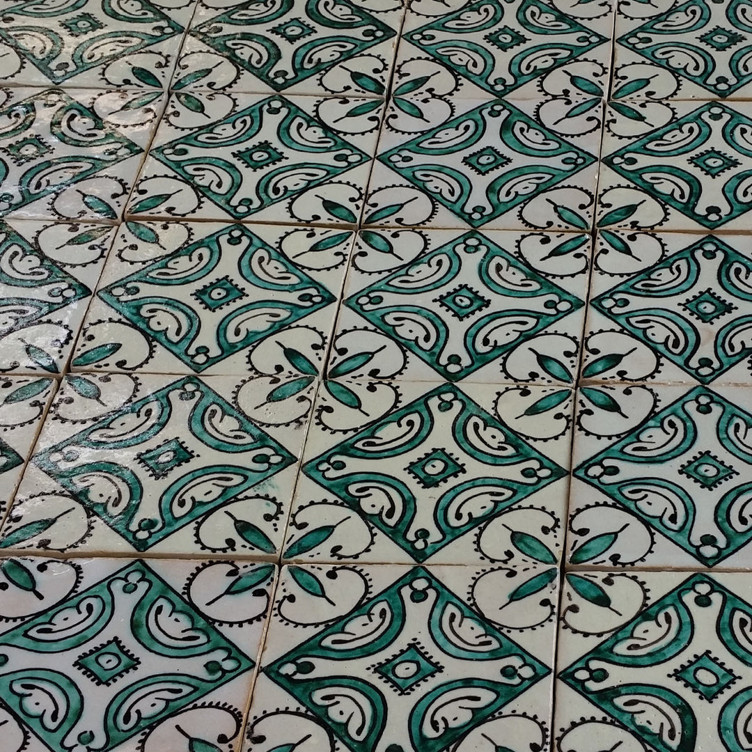 Hand-painted tile Ebru Green