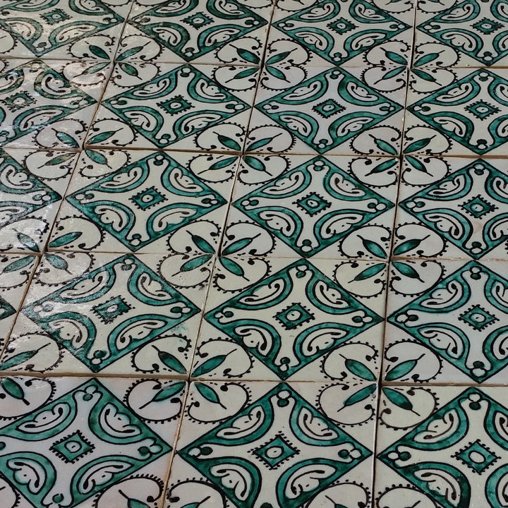 Hand-painted tile Ebru Green