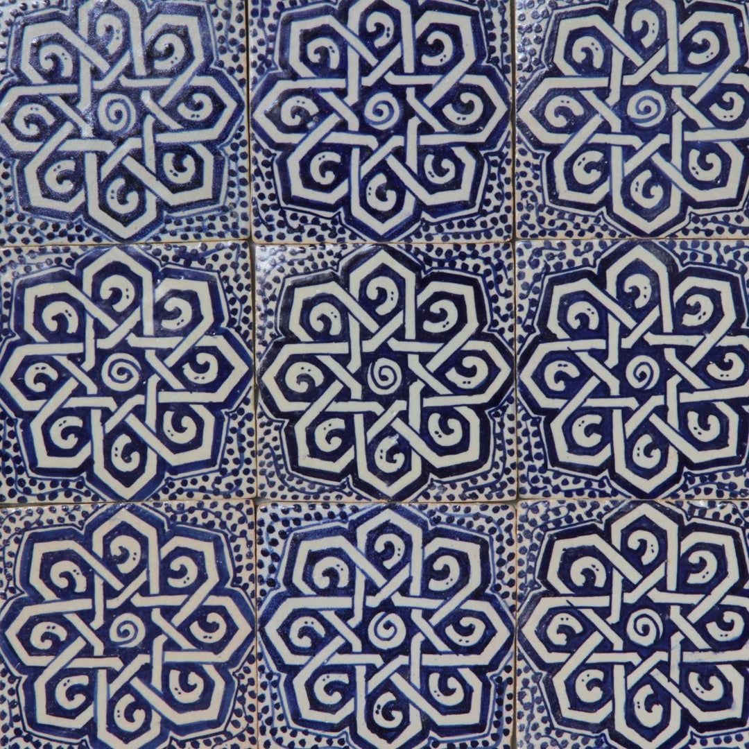 Hand-painted tile Aisha