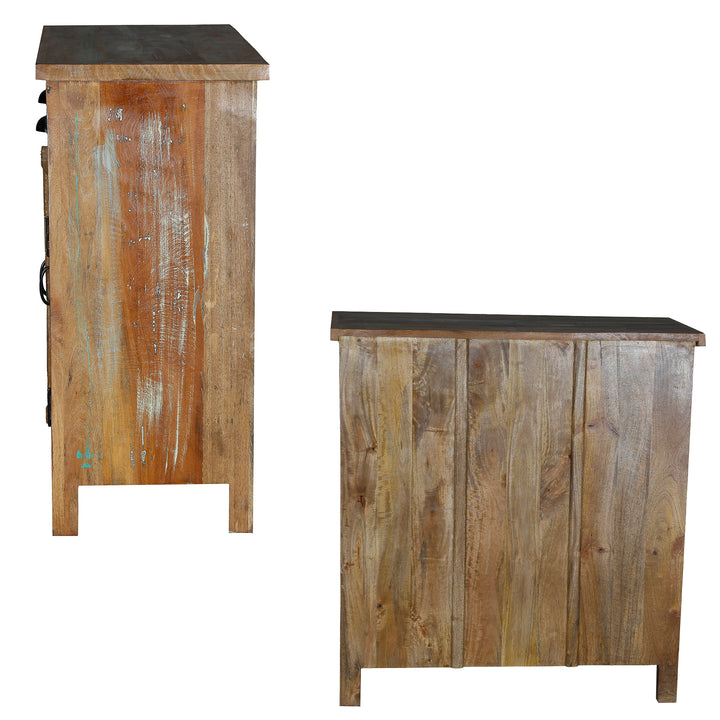 Seiten- und Rückansicht eines Highboards aus massivem Altholz mit natürlicher Maserung