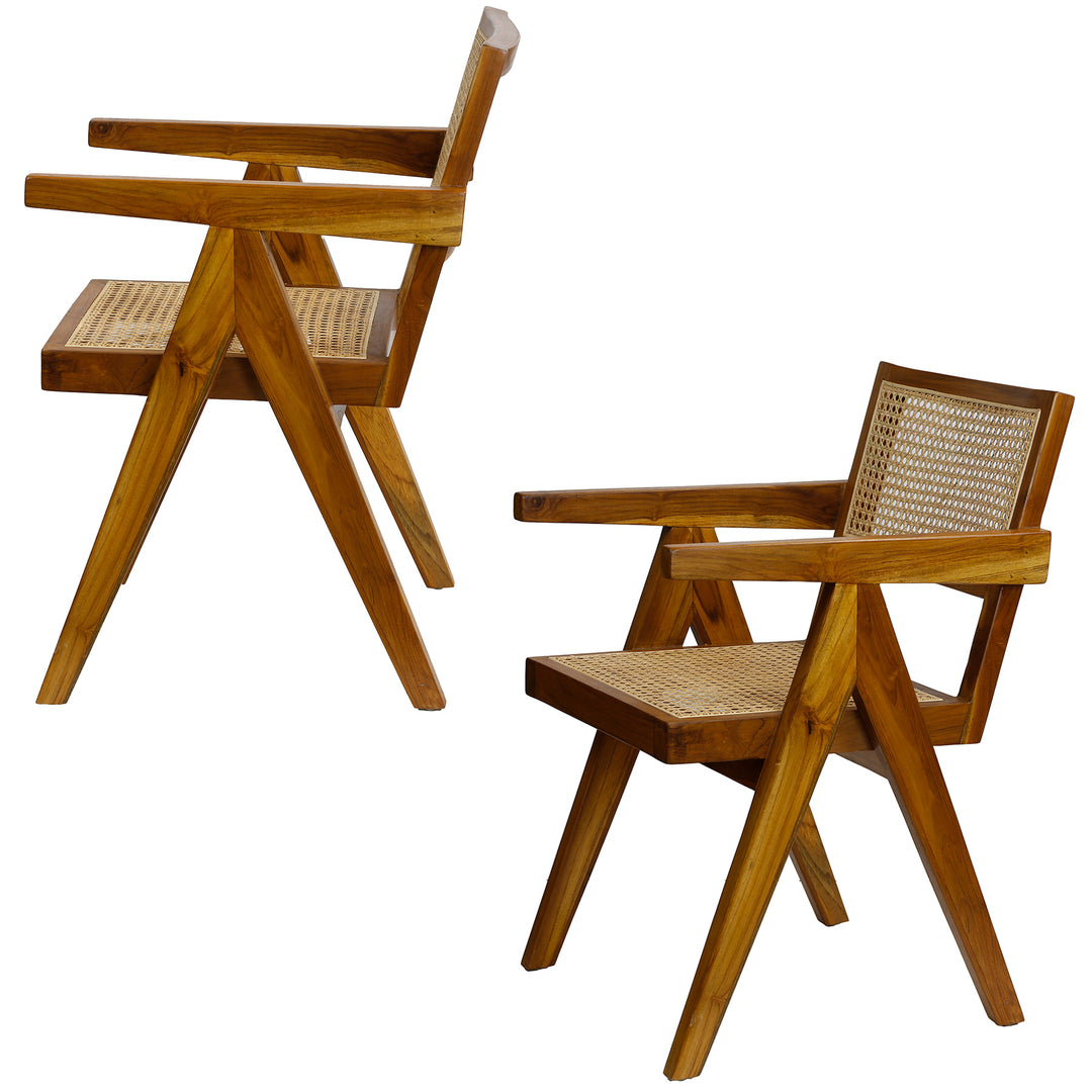 Zwei Ansichten des Armlehnstuhls mit Wiener Geflecht in Teakbraun, handgefertigt aus massivem Holz mit Rattan-Sitzfläche
