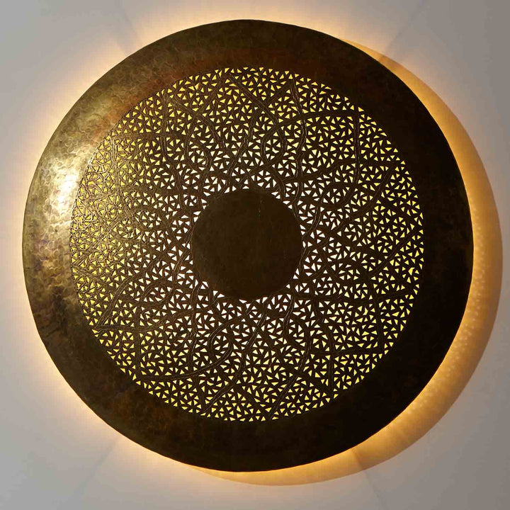 Hilal brass wall lamp