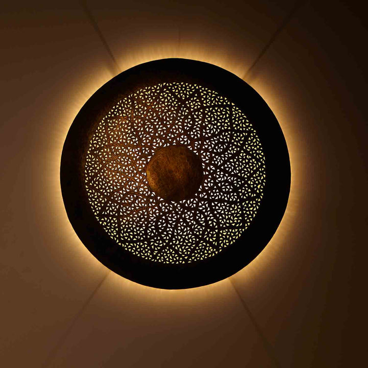 Hilal brass wall lamp