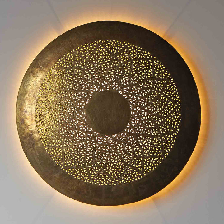 Hilal brass wall lamp