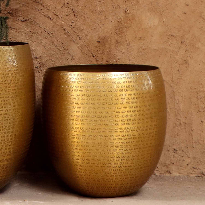 Oriental flower pot Vega