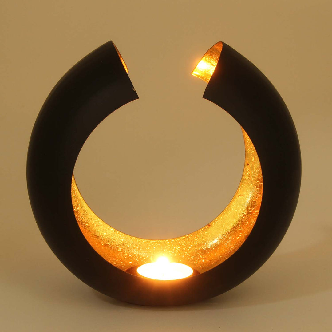 Oriental lantern Charu M