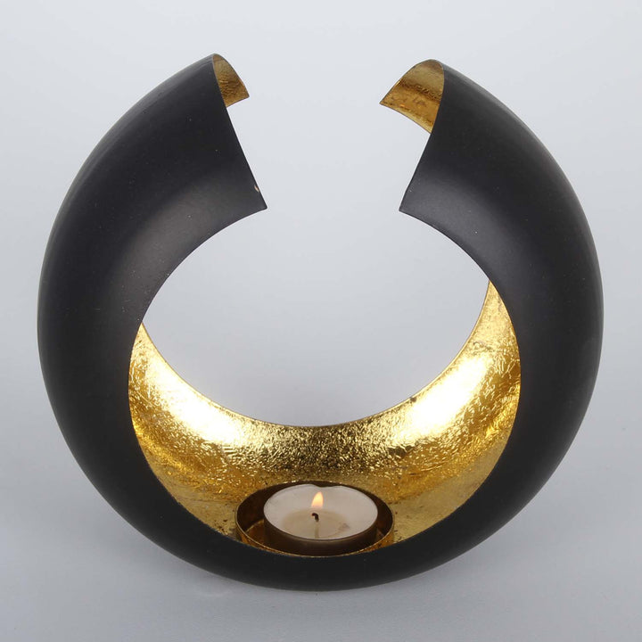 Oriental lantern Charu M
