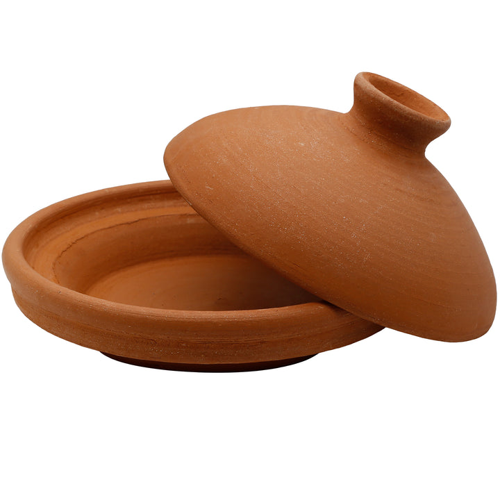 Tagine as an unglazed casserole made of clay and clay, ideal for 3-4 people