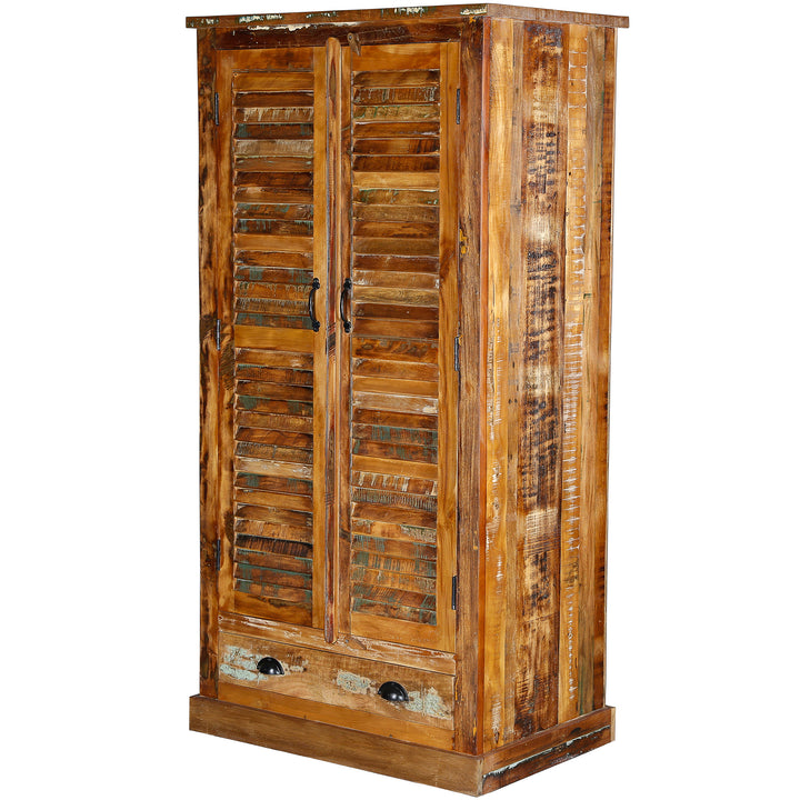 Schrank aus massivem Holz und Altholz im Vintage-Stil, freistehend gezeigt
